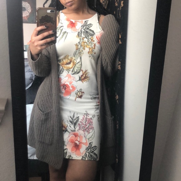 Philosophy of Paek Casual Floral Accented Dress - Picture 9 of 10